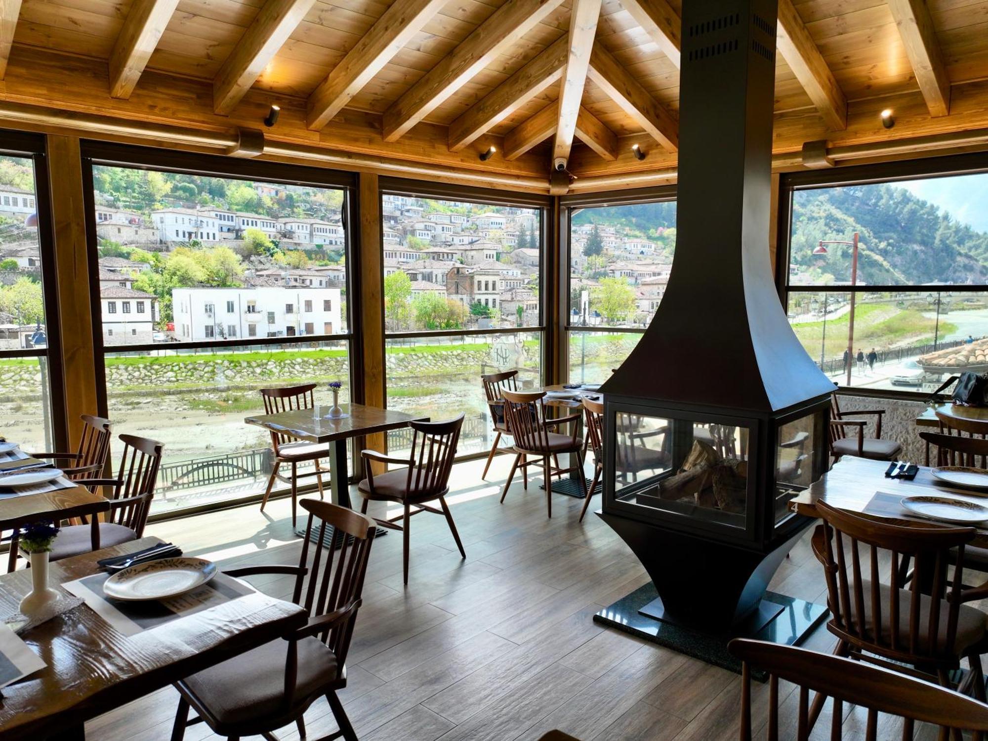 Hotel Ansel 베라트 외부 사진
